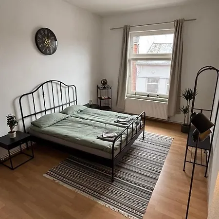 Meersalz - Zentrale Altbauwohnung In Der Fussgaengerzone, Neben Bahnhof * Wilhelmshaven