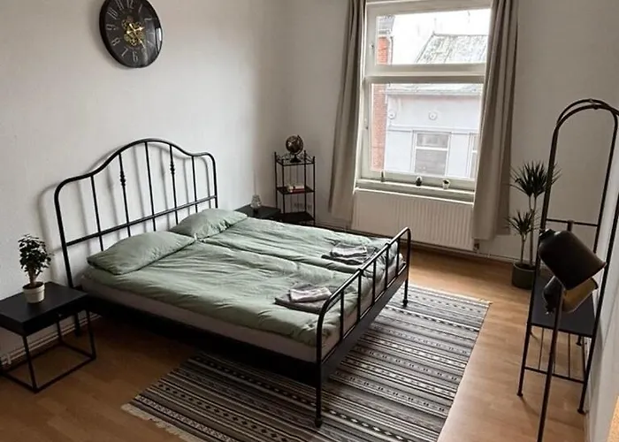 Meersalz - Zentrale Altbauwohnung In Der Fussgaengerzone, Neben Bahnhof * 威廉港